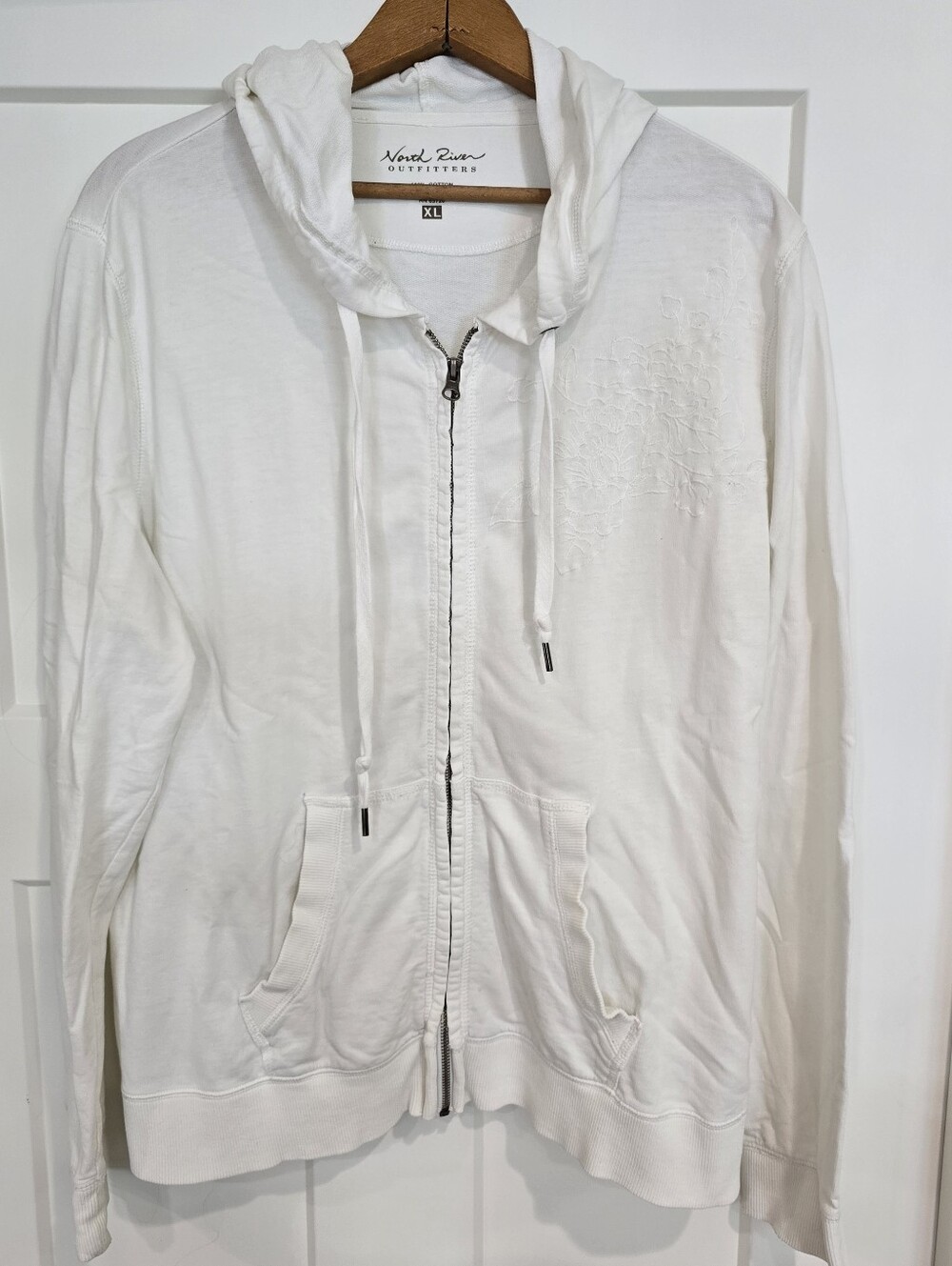 North River Outfitters Full-Zip Sweatshirt women's XL White Embroidered Floral